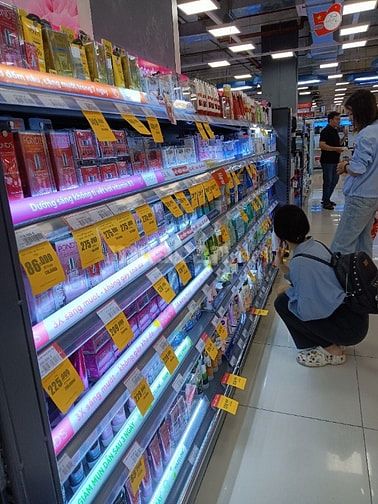Siêu Thị Bổ Sung Sinh Viên Bán Hàng, Trung Tuổi Làm Tạp Vụ Tại Quận 6
