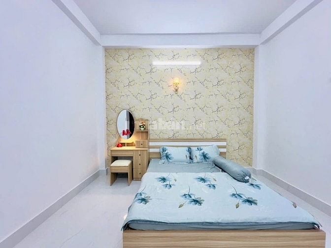 bán nhà phú nhuận 3tỷ4,hẻm oto6m dt 60m2 có shr sang tên ngay. Gọi gấp
