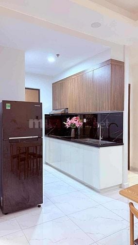 Cho thuê căn hộ Opal Skyline 2PN2WC, full nội thất xịn, view hồ bơi