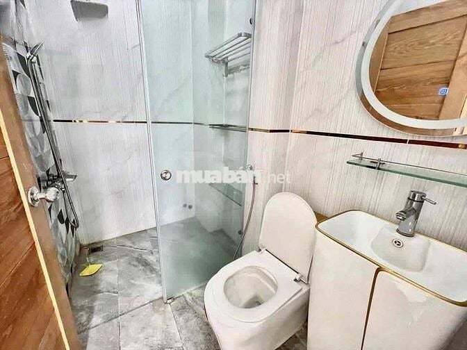 Phòng đẹp ngay công viên Làng Hoa