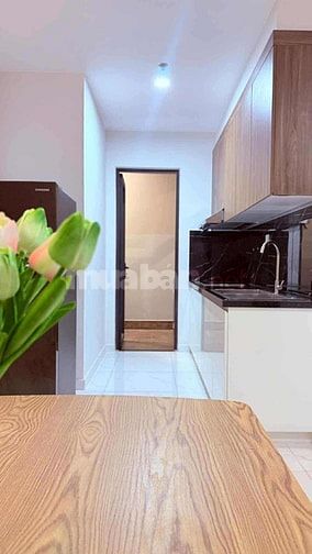 Cho thuê căn hộ Opal Skyline 2PN2WC, full nội thất xịn, view hồ bơi
