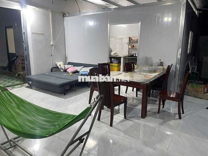 CHO THUÊ KHO CTY8 . 300MV KHO + 132 SÂN SAU. 1PN. 2wc giáp SÔNG.