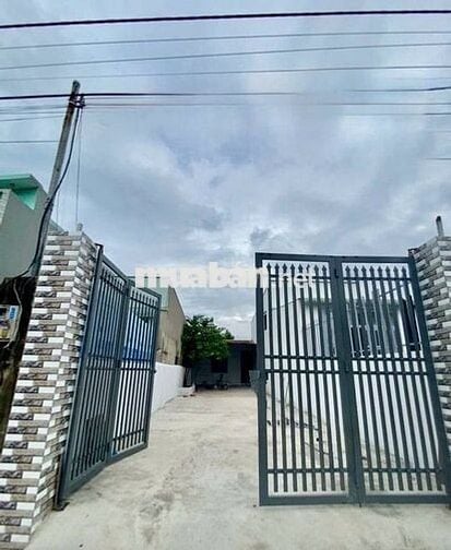 Cần bán gấp căn nhà gần Bến xe An Sương , Bà Điểm 80m2 SHR giá 990tr