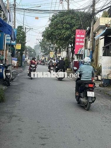 Bán đất Tặng nhà cũ Tân Bình Dĩ An vòng xoay AnPhú.măt tiền Tân Phước