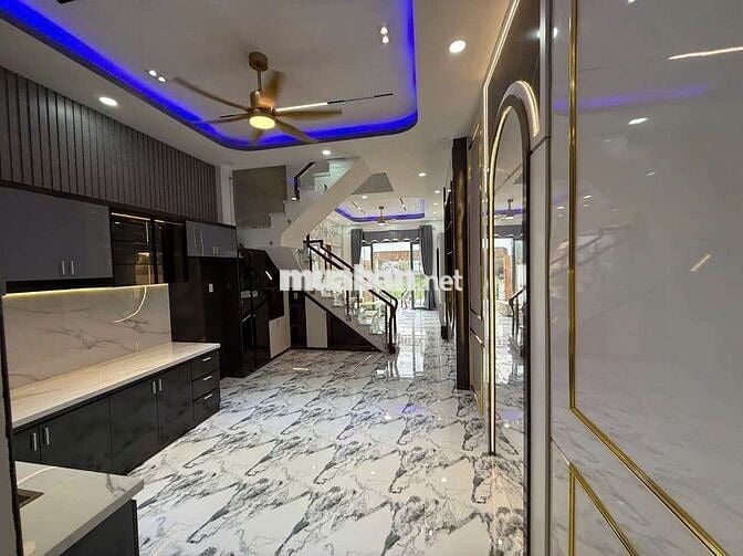 Nhà Mới 100% .. SHR Sau Lưng Siêu Thị Coomart Cần Giuộc