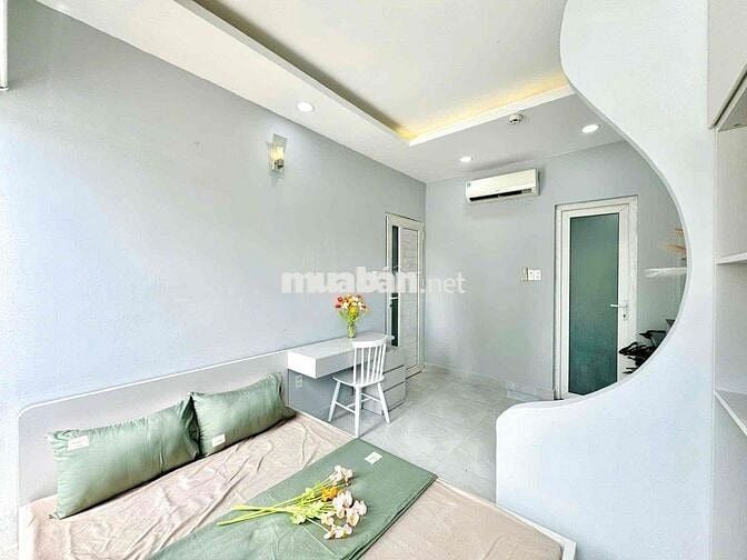 Cho thuê phòng trọ tách bếp ban công giá rẻ 25m2 gần cầu Nguyễn Văn Cừ