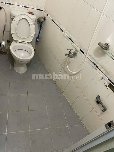 Cho nữ thuê phòng lầu 2: rộng 30 m2, hẻm 270 Nguyễn Trọng Tuyển, P8