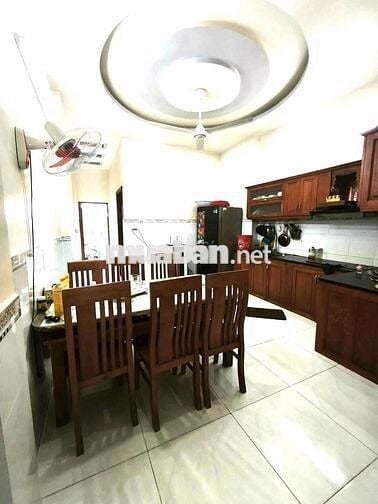 Cho thuê nhà mặt tiền Nguyễn Hữu Cảnh có nội thất đầy đủ