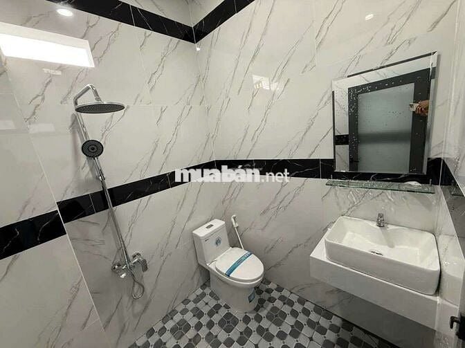 Nhà Mới 100% .. SHR Sau Lưng Siêu Thị Coomart Cần Giuộc