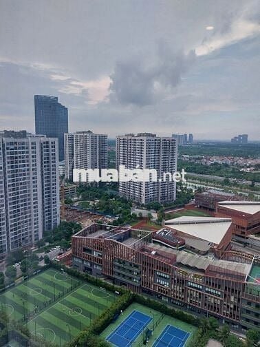 Bán gấp chung cư chồng ko cho đi xem pháo hoa, ở nhà cũng xem được rồi