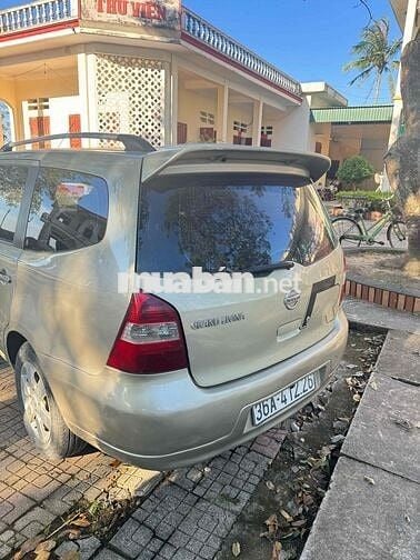 Nissan Livina 2011