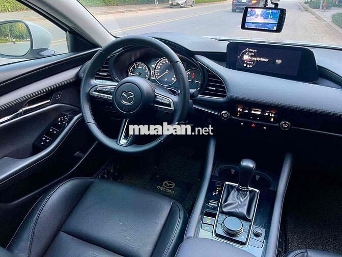 Mazda 3 2022 1.5L Luxury - 67000 km