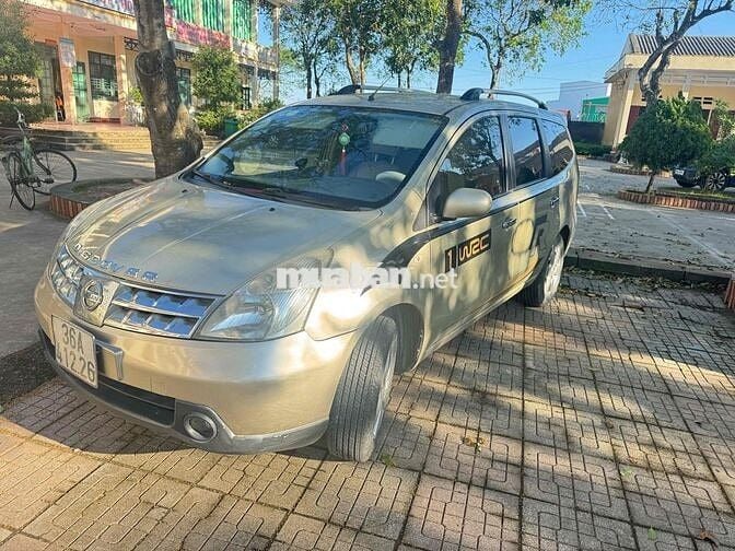 Nissan Livina 2011