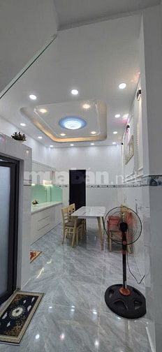 BÁN NHÀ 3 mặt hẻm rộng thoáng mát hẻm : 184/Lưu Hữu Phước ( P15 Q.8)