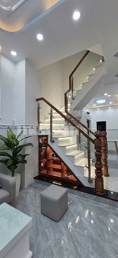 BÁN NHÀ 3 mặt hẻm rộng thoáng mát hẻm : 184/Lưu Hữu Phước ( P15 Q.8)