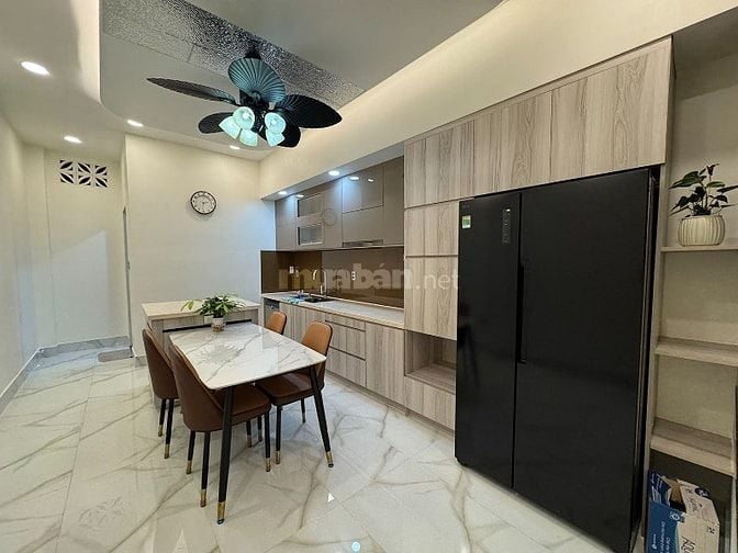 3lầu+s.thượng (3,5mx18m=63m2)+thang máy,5 phòng ngủ, hẻm 6m Lê Văn Sỹ