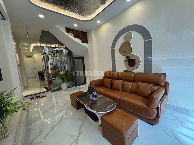3lầu+s.thượng (3,5mx18m=63m2)+thang máy,5 phòng ngủ, hẻm 6m Lê Văn Sỹ