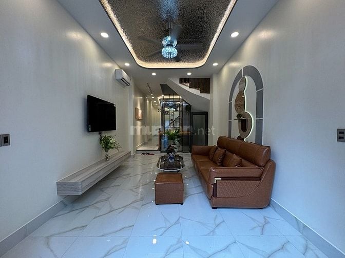3lầu+s.thượng (3,5mx18m=63m2)+thang máy,5 phòng ngủ, hẻm 6m Lê Văn Sỹ