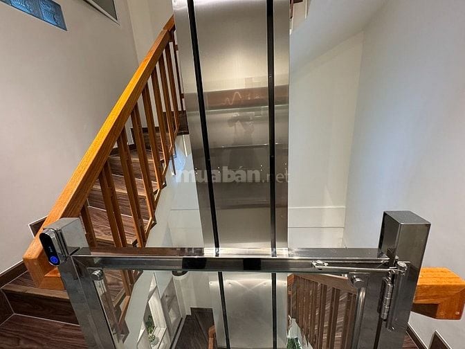 3lầu+s.thượng (3,5mx18m=63m2)+thang máy,5 phòng ngủ, hẻm 6m Lê Văn Sỹ
