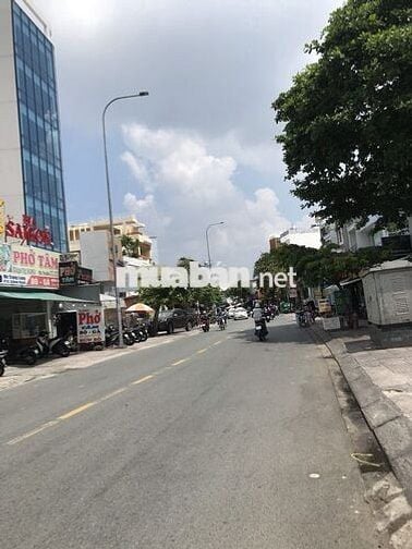 MẶT TIỀN NƠ TRANG LONG 7M NGANG CÓ GÁC LỬNG VỈA HÈ RỘNG CHO MỞ QUÁN ĂN