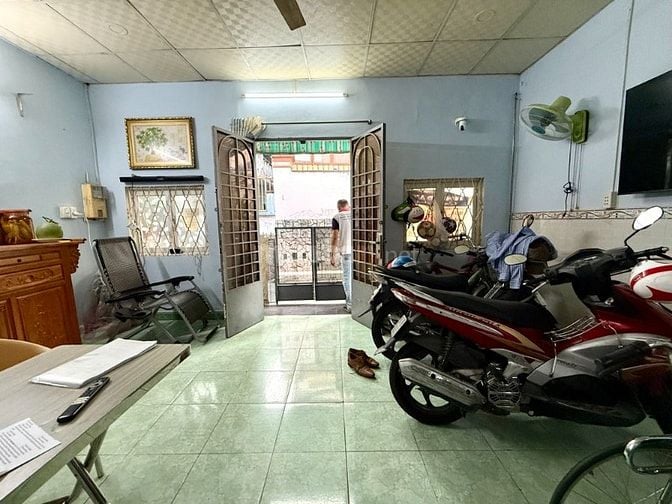 Gấp bán, P7, GV - DT 79m2 NỞ HẬU - Ngang đẹp 5,3m. GIÁ 6,6 tỷ tl