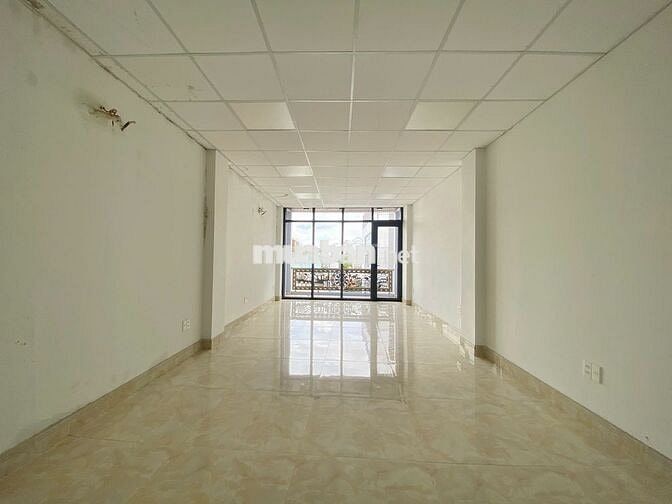 Cho thuê tòa nhà Bạch Đằng; Hầm 6 tầng đầy đủ công năng chỉ 70tr