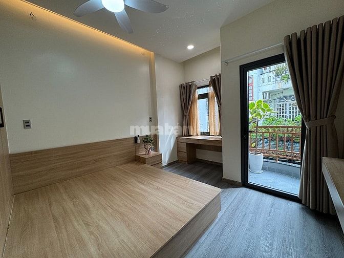 3lầu+s.thượng (3,5mx18m=63m2)+thang máy,5 phòng ngủ, hẻm 6m Lê Văn Sỹ
