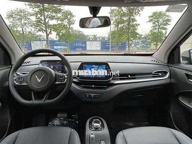 VinFast VF5 giảm 4% - sẵn xe giao ngay