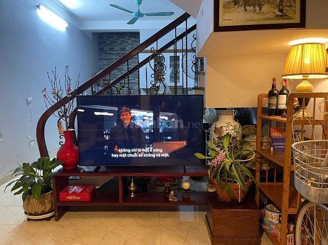 Cần bán gấp nhà 3 tầng ngõ rộng 47m2 Đức giang ling biên  giá 6ty7