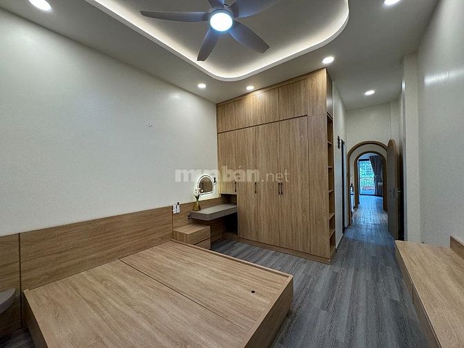 3lầu+s.thượng (3,5mx18m=63m2)+thang máy,5 phòng ngủ, hẻm 6m Lê Văn Sỹ
