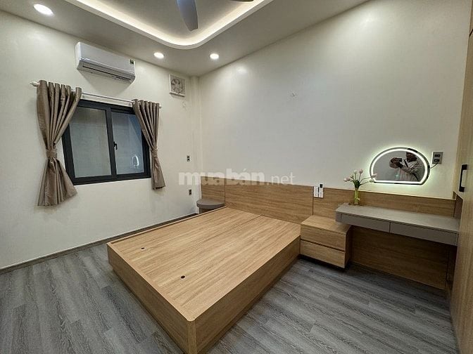 3lầu+s.thượng (3,5mx18m=63m2)+thang máy,5 phòng ngủ, hẻm 6m Lê Văn Sỹ