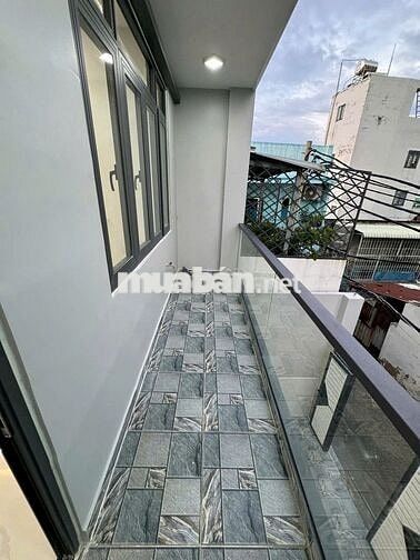 MUA 1 ĐƯỢC 2 NHÀ, 2 MẶT TIỀN HẼM HTPHAT Q7.DT:104,8m2(4.63x23) SHR