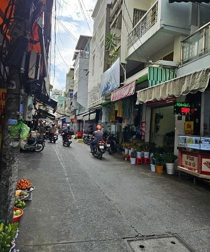 Bán nhà mặt tiền hẻm 8m Dương Bá Trạc Q8 dt 4,5x9m 3 tầng chỉ 7,5 tỷ
