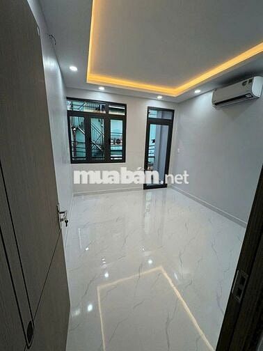 MUA 1 ĐƯỢC 2 NHÀ, 2 MẶT TIỀN HẼM HTPHAT Q7.DT:104,8m2(4.63x23) SHR