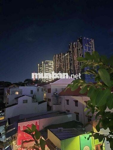 Bán nhà MT Nguyễn Trung Ngạn P Bến Nghé Q1