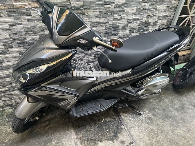 Canaf bán xe Air Blade màu đen xám
