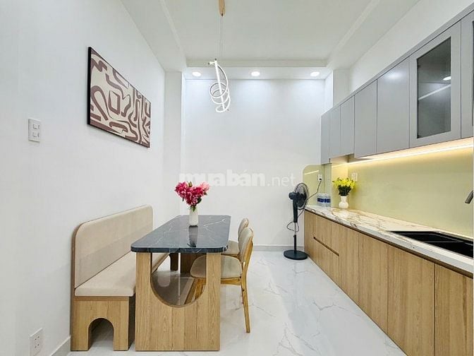 CHÍNH CHỦ BÁN NHÀ ĐẸP MỚI XÂY 2 LẦU HUỲNH VĂN NGHỆ HẺM XE TẢI THÔNG