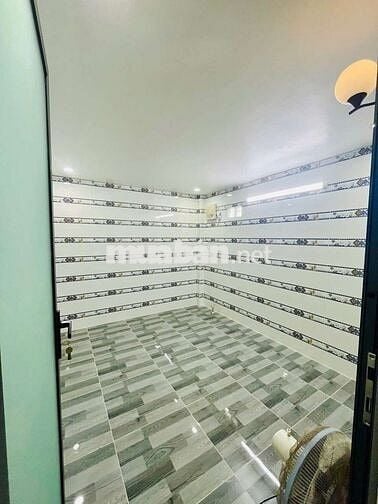 CHO THUÊ NHÀ TRỆT LỬNG 2PN KDC HỒNG LOAN SẴN MÁY LẠNH 7TR/THÁNG