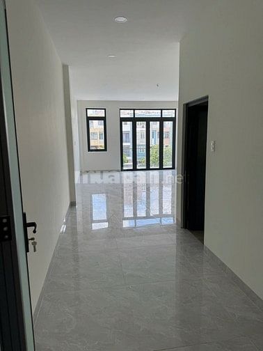 CHO THUÊ NHÀ 3 TẦNG MỚI XÂY 100% - GẦN CAO ĐẲNG CÔNG THƯƠNG. QUẬN 9