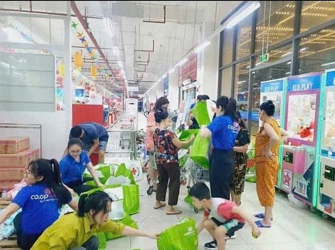 CẦN GẤP 9 NHÂN VIÊN LÀM VIỆC TRONG SIÊU THỊ NGHIÊM TÚC LÂU DÀI 