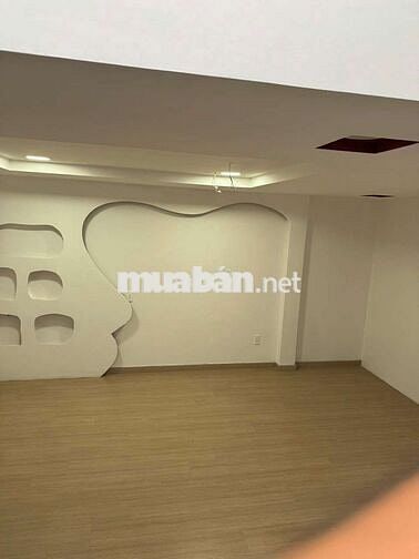 NHÀ HẺM 3M. CÁCH ĐƯỜNG XE TẢI 10M. KHU VỰC AN NINH GẦN TRƯỜNG HỌC. CHỢ