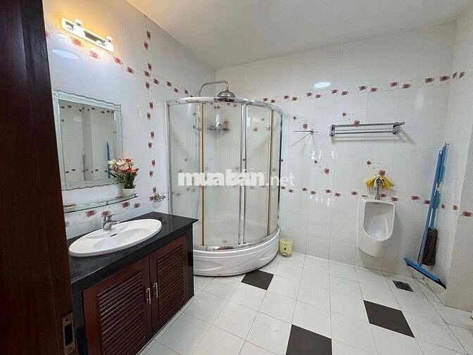 2PN Full nội thất xịn,ban công lớn,gần KCX Tân Thuận,PMH,tiện đi Q4,Q1