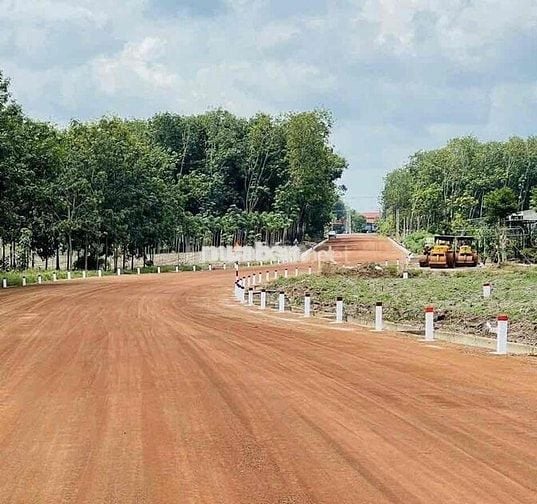 CẦN BÁN NHANH LÔ ĐẤT MẶT TIỀN ĐƯỜNG ĐH09 32m