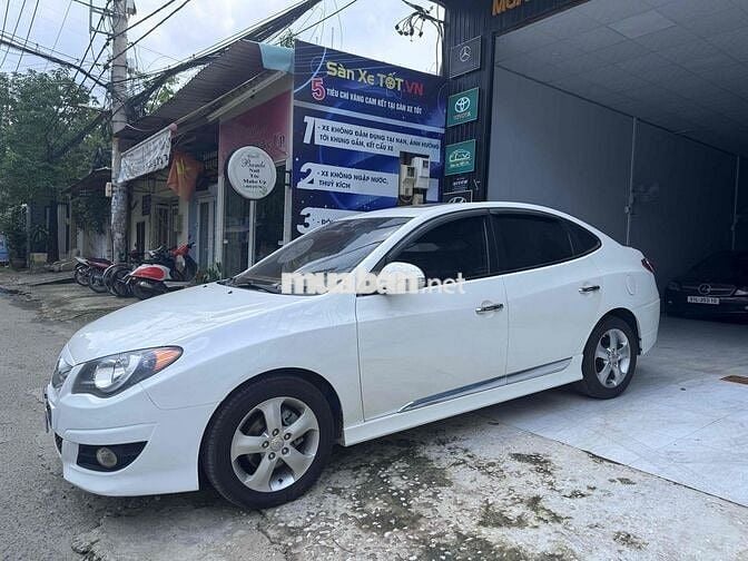 Hyundai Avante 2011 - gia đình cọp