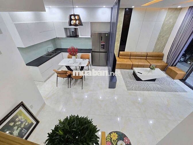Cần bán nhà 4 tầng ngang 8m sau lưng mặt tiền Dũng Sĩ Thanh Khê