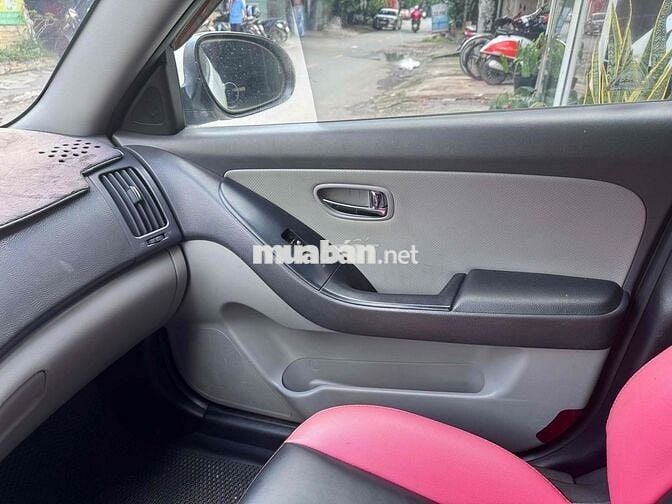 Hyundai Avante 2011 - gia đình cọp