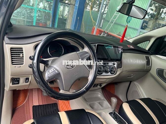 Toyota Innova 2015 2.0G - 83790 km