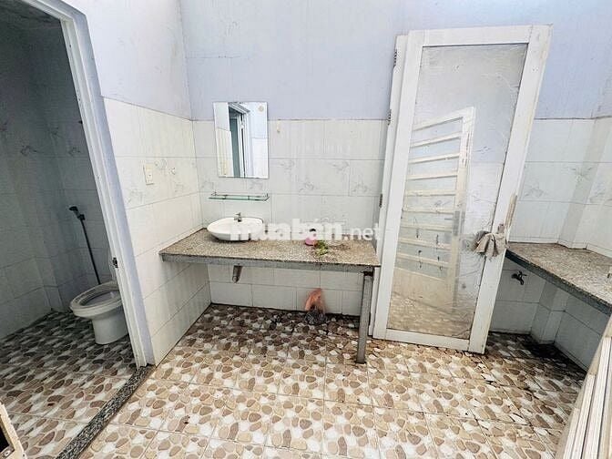 NHÀ MT PHẠM HÙNG GẦN CẦU ÔNG LỚN,VIVO. TIỆN KINH DOANH & Ở. TRỐNG SẴN.