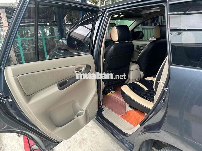 Toyota Innova 2015 2.0G - 83790 km