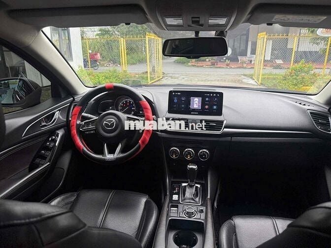 Mazda 3 2019 2.0L Premium - 61000 km